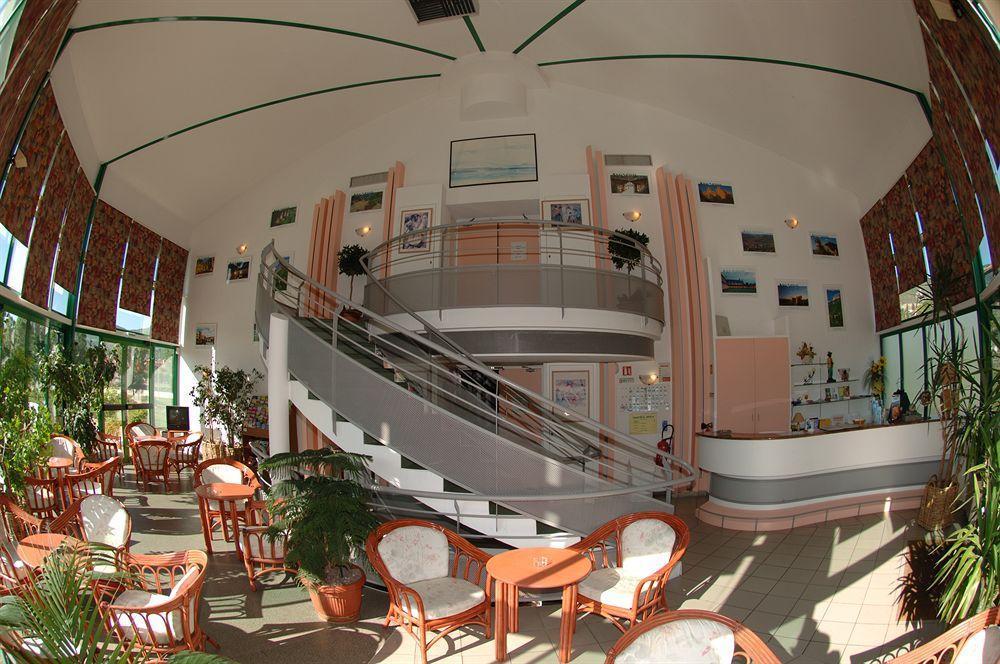 Millau Hotel Club Exterior photo